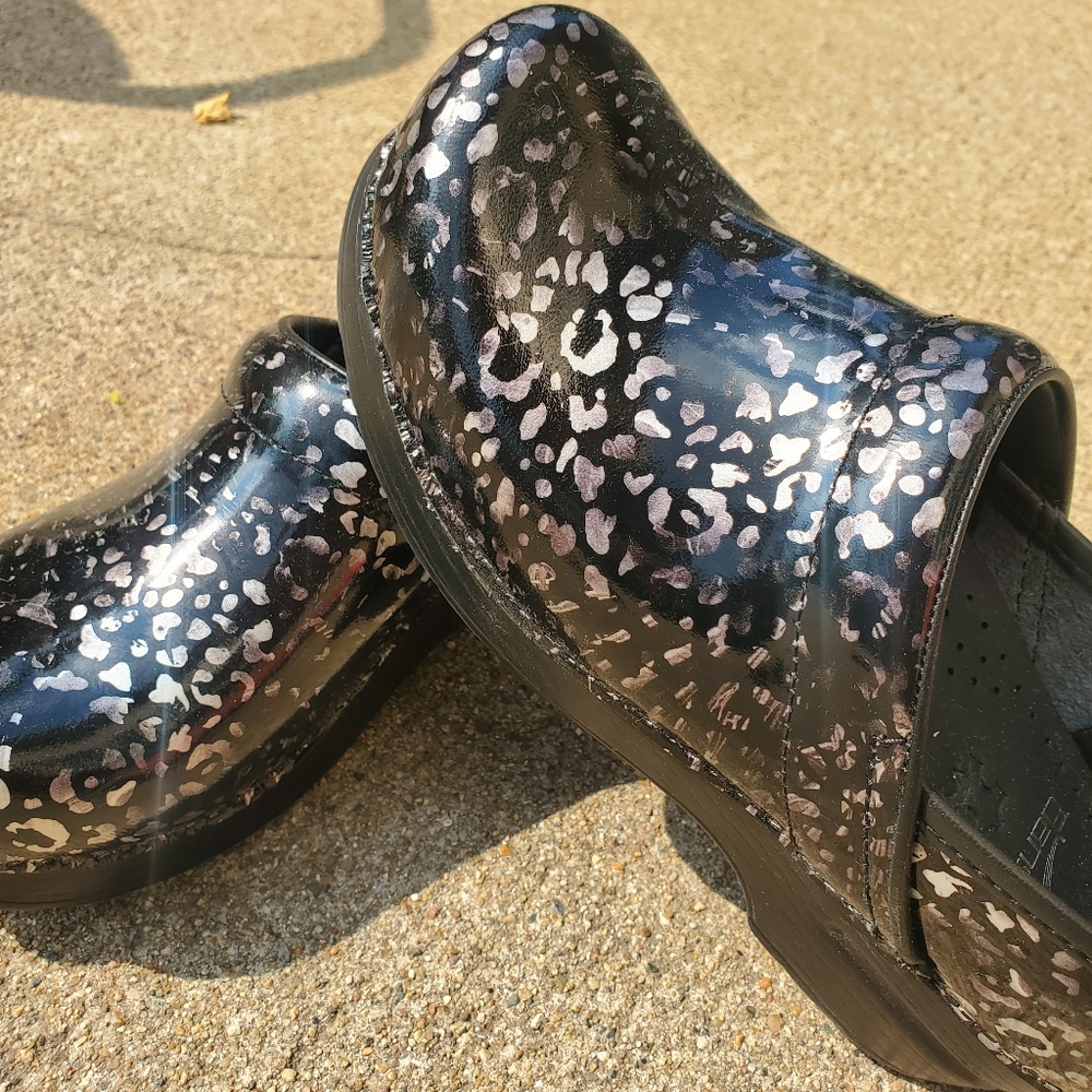 Dankso professional nursing shoes